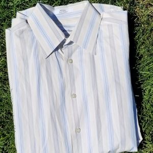 Like New Calvin Klein Button Down Shirt